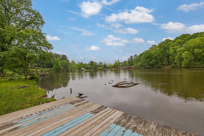 Image for property 132 Lakeshore Drive, Roswell, GA 30075