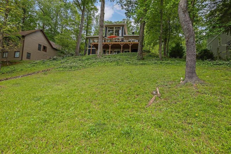 Image for property 132 Lakeshore Drive, Roswell, GA 30075