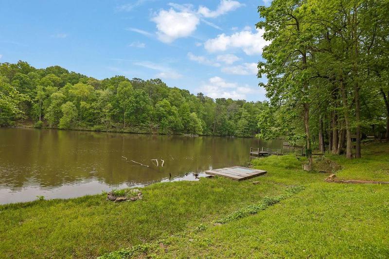 Image for property 132 Lakeshore Drive, Roswell, GA 30075