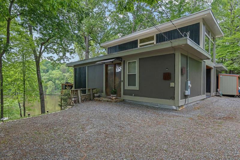 Image for property 132 Lakeshore Drive, Roswell, GA 30075