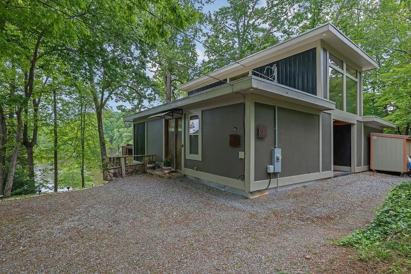 Image for property 132 Lakeshore Drive, Roswell, GA 30075