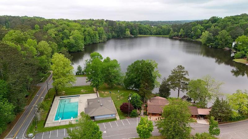 Image for property 132 Lakeshore Drive, Roswell, GA 30075