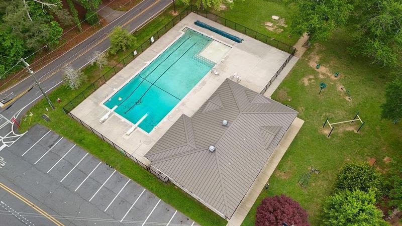 Image for property 132 Lakeshore Drive, Roswell, GA 30075