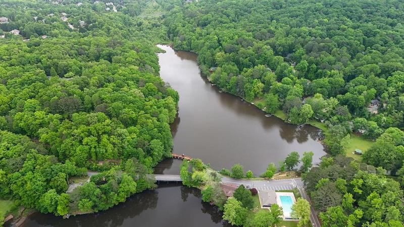 Image for property 132 Lakeshore Drive, Roswell, GA 30075