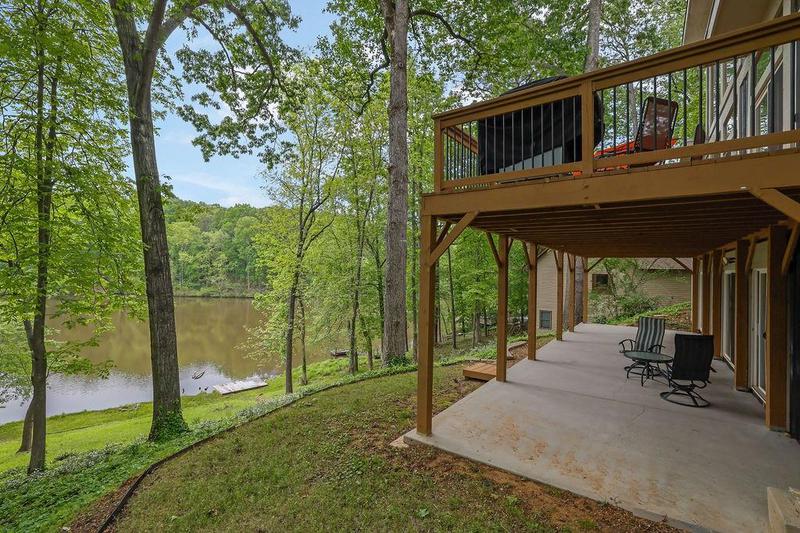 Image for property 132 Lakeshore Drive, Roswell, GA 30075