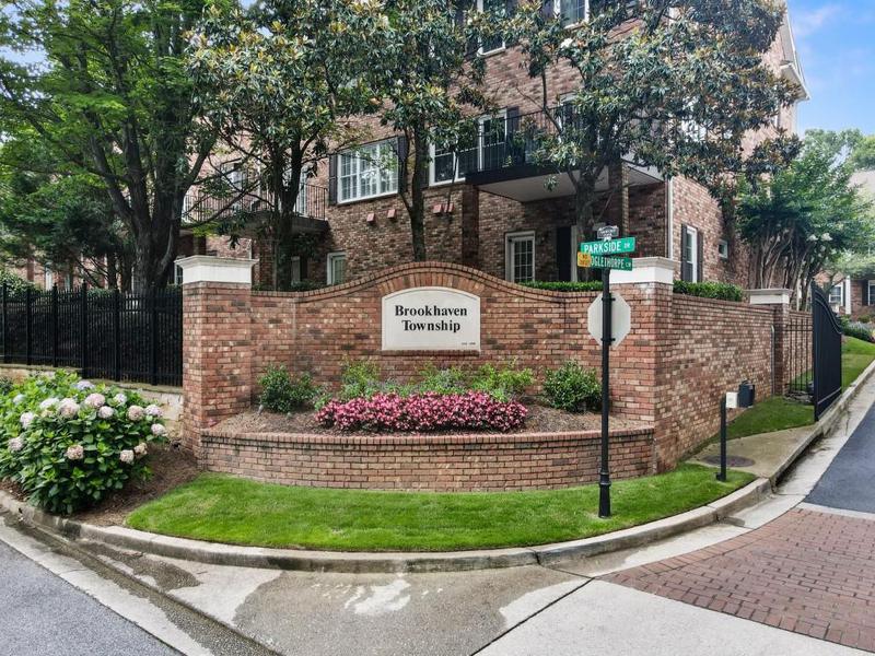 Image for property 2584 Oglethorpe Circle, Brookhaven, GA 30319