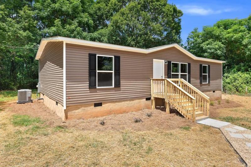 Image for property 55 Project Street, Colbert, GA 30628