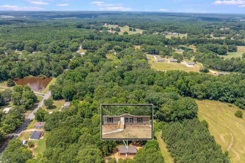 Image for property 55 Project Street, Colbert, GA 30628