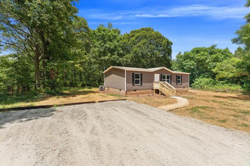 Image for property 55 Project Street, Colbert, GA 30628