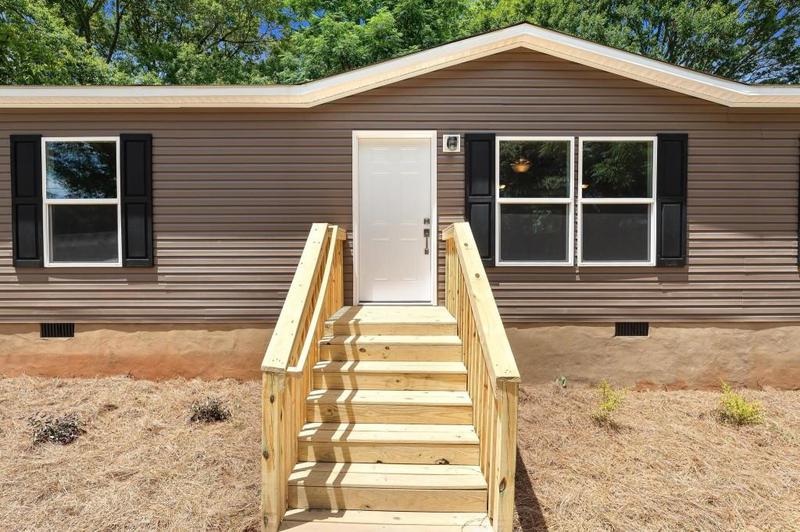 Image for property 55 Project Street, Colbert, GA 30628
