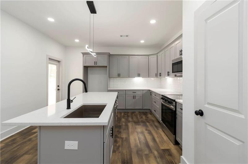 Image for property 2884 Thompson Circle, Decatur, GA 30034