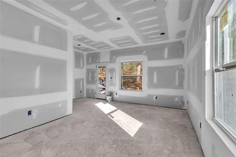 Image for property 464 GLENDALE Road, Scottdale, GA 30079
