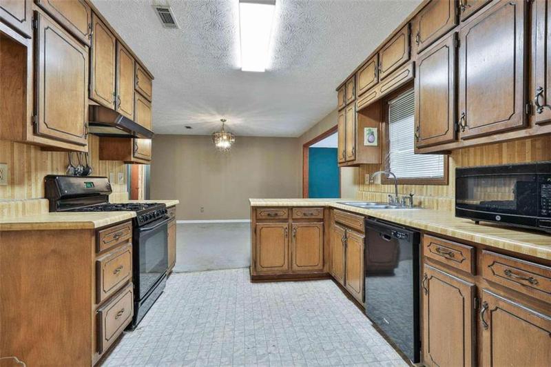 Image for property 857 June Court, Jonesboro, GA 30238