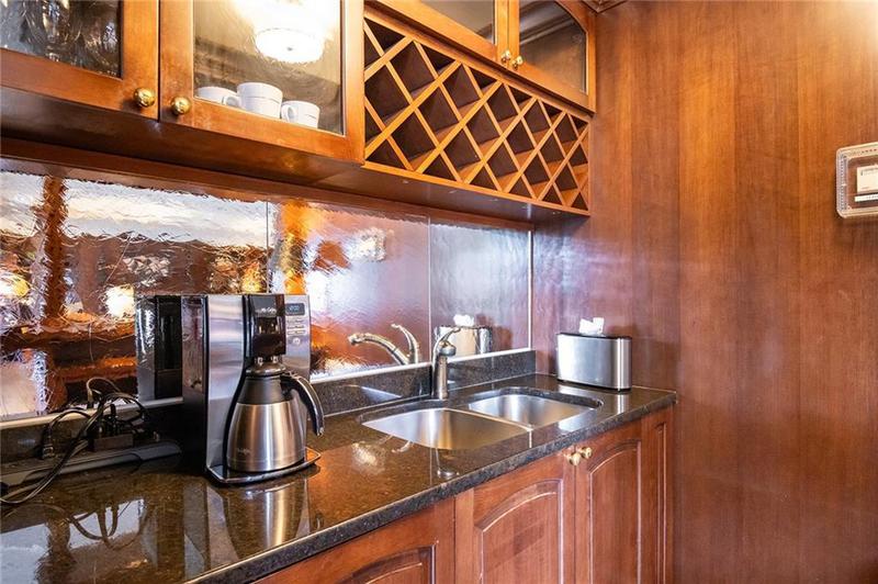 Image for property 1735 Peachtree Street 321, Atlanta, GA 30309