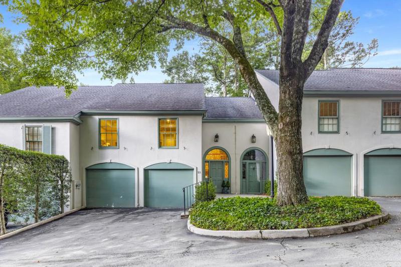 Image for property 11 Mooregate Square, Atlanta, GA 30327