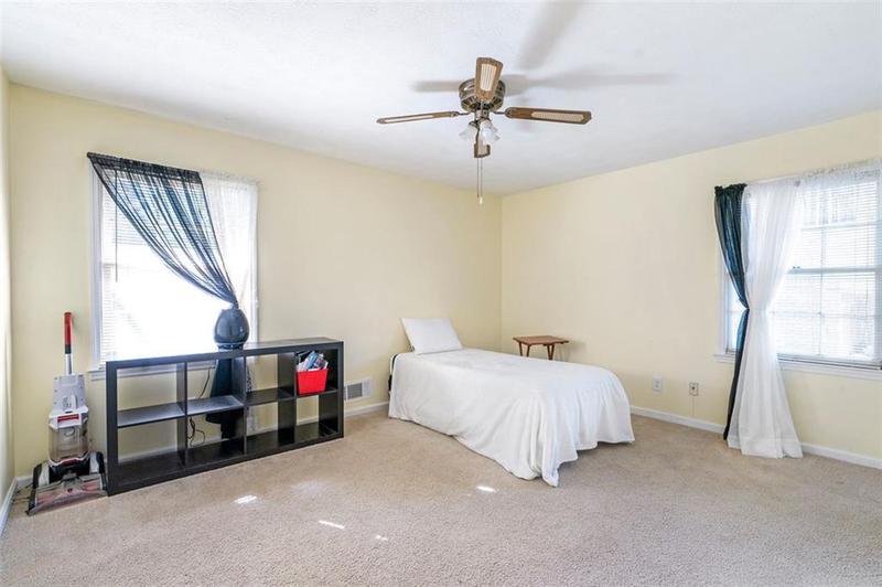 Image for property 110 LOUMAE Road, Griffin, GA 30224