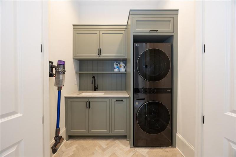 Image for property 3940 Cottage Park Court, Alpharetta, GA 30004