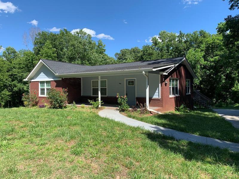 Image for property 2467 Shady Grove Road, Carrollton, GA 30116