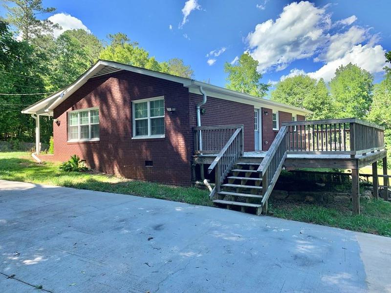 Image for property 2467 Shady Grove Road, Carrollton, GA 30116