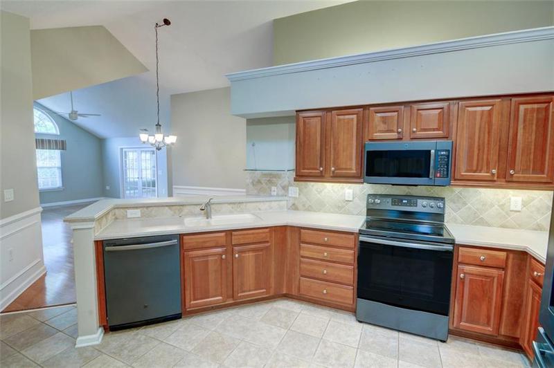 Image for property 6107 MALLOWAY Court B-6107, Cumming, GA 30041