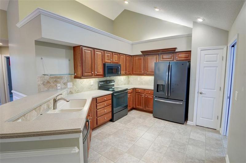 Image for property 6107 MALLOWAY Court B-6107, Cumming, GA 30041