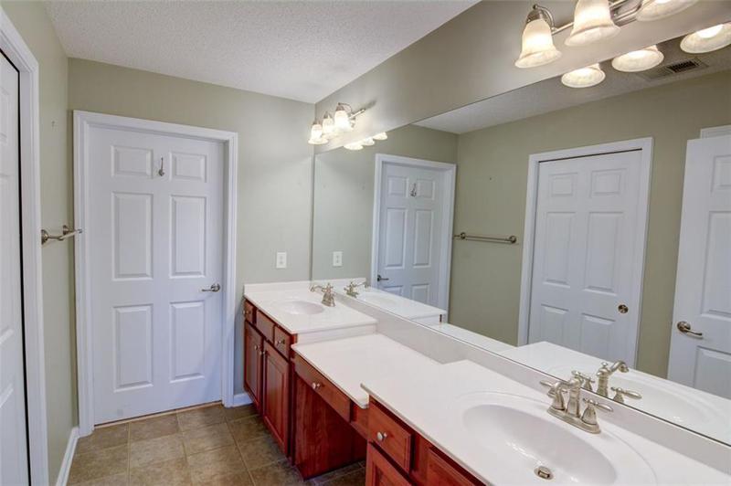Image for property 6107 MALLOWAY Court B-6107, Cumming, GA 30041