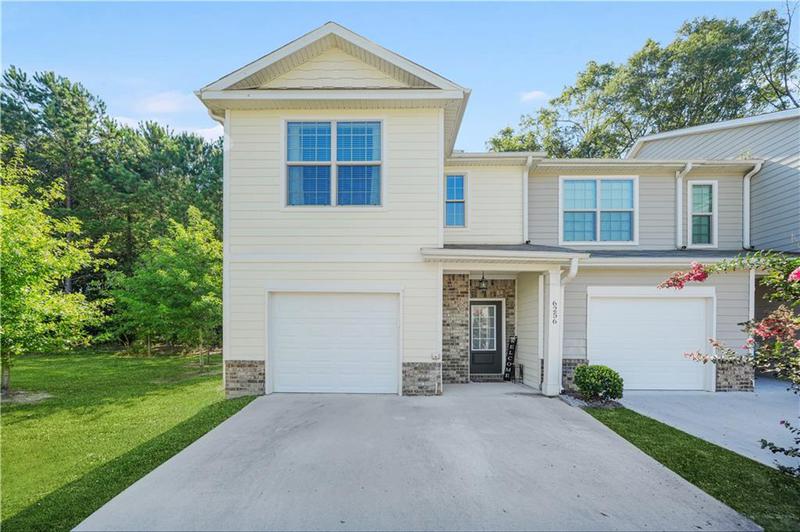 Image for property 6256 TRICKLE Bend, Atlanta, GA 30349