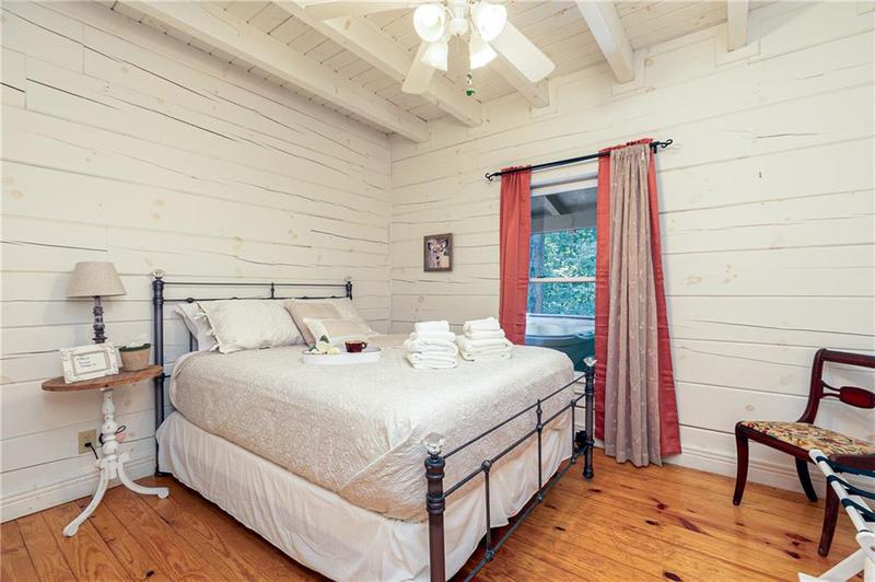 Image for property 26 Woodglen Court, Ellijay, GA 30540