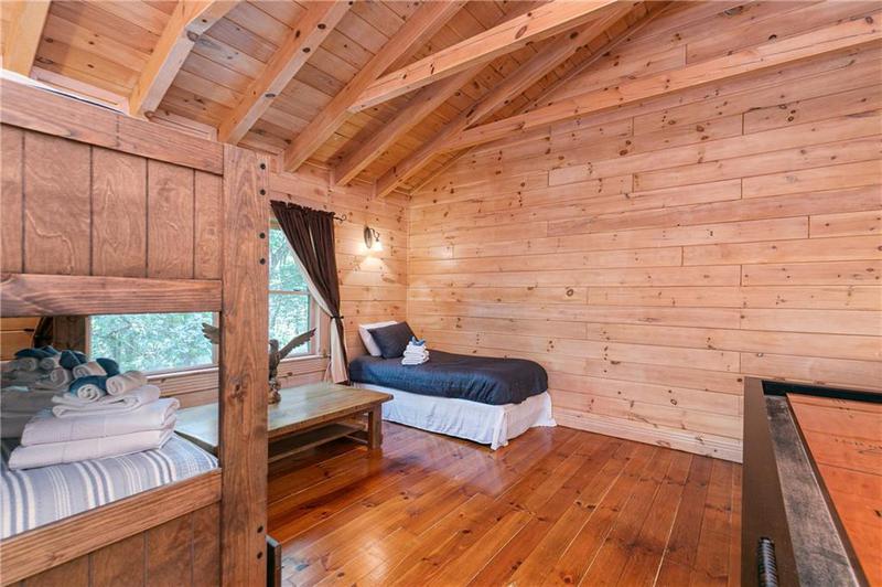Image for property 26 Woodglen Court, Ellijay, GA 30540