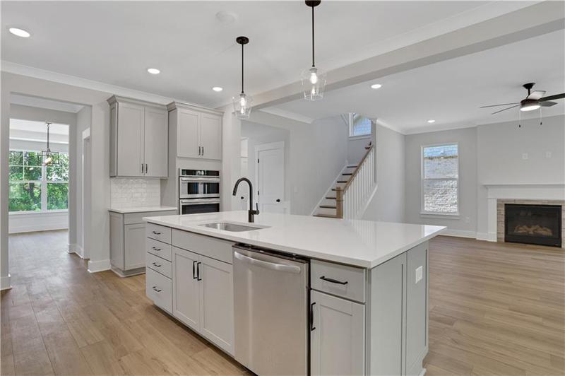 Image for property 6992 Manchester Drive, Flowery Branch, GA 30542