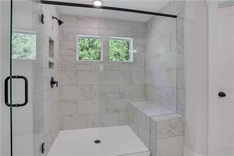 Image for property 6992 Manchester Drive, Flowery Branch, GA 30542