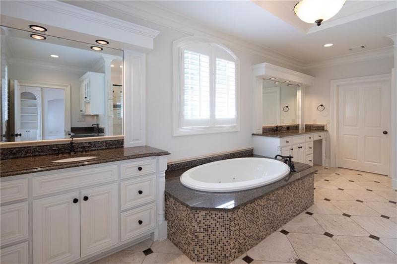 Image for property 858 MIDDLE FORK Trail, Suwanee, GA 30024