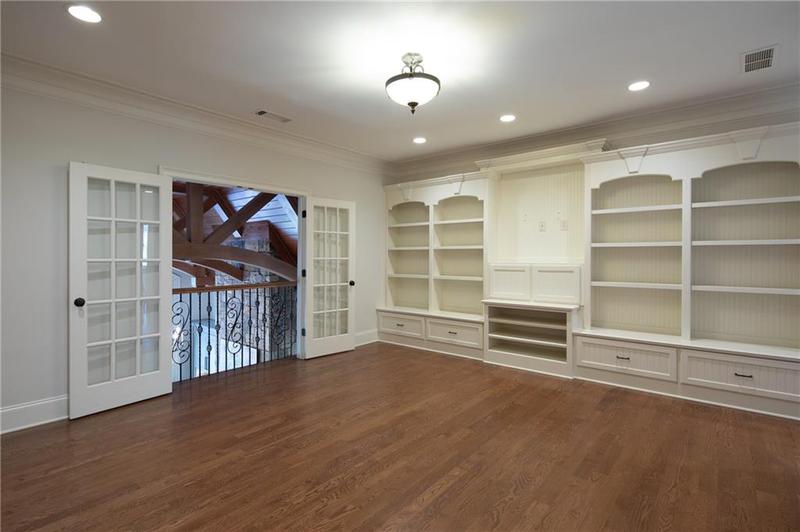 Image for property 858 MIDDLE FORK Trail, Suwanee, GA 30024