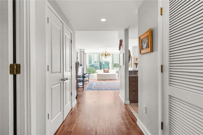 Image for property 3338 PEACHTREE Road 709, Atlanta, GA 30326