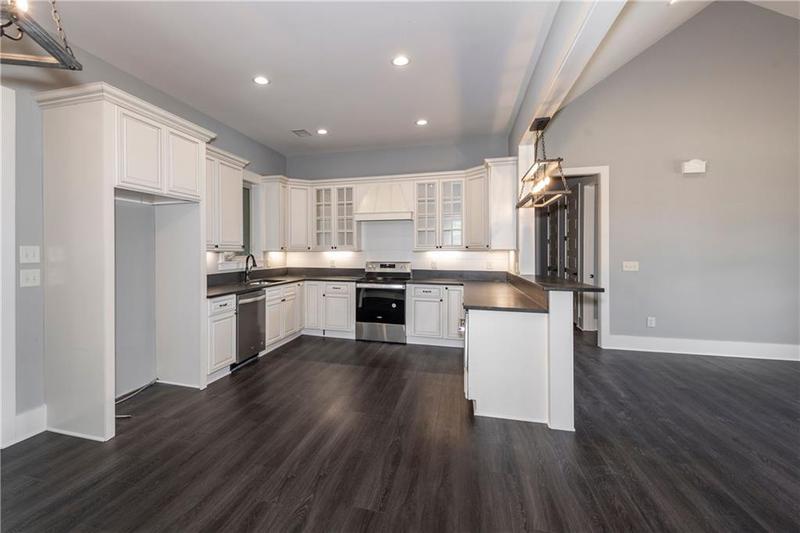 Image for property 41 Mountain Pointe Drive, Ball Ground, GA 30107