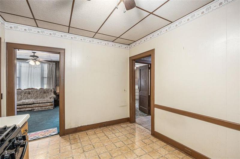Image for property 8 West Pine Avenue, Comer, GA 30629