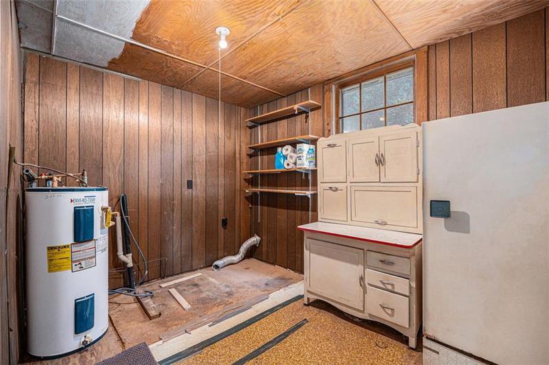 Image for property 8 West Pine Avenue, Comer, GA 30629
