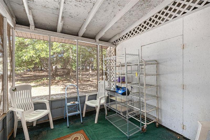 Image for property 8 West Pine Avenue, Comer, GA 30629
