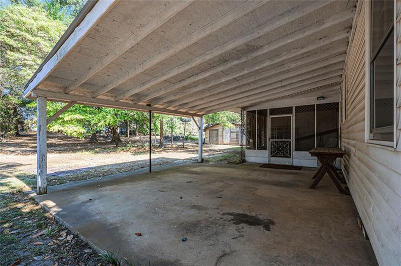 Image for property 8 West Pine Avenue, Comer, GA 30629