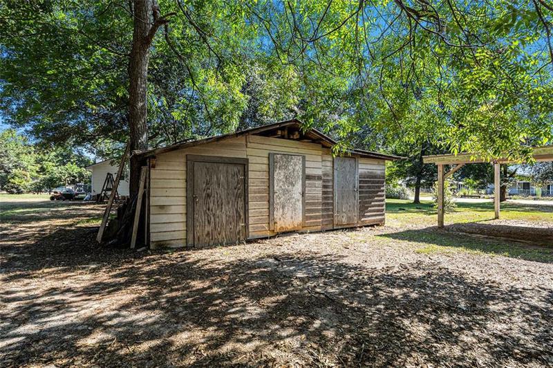 Image for property 8 West Pine Avenue, Comer, GA 30629