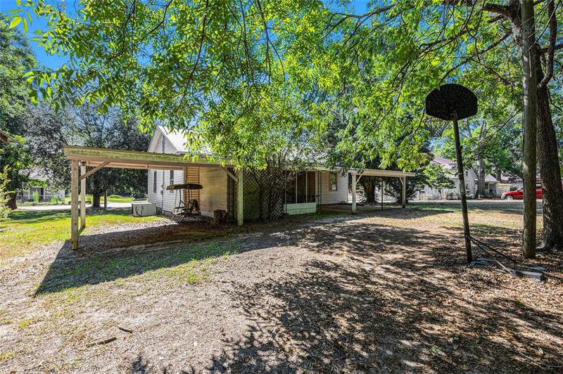 Image for property 8 West Pine Avenue, Comer, GA 30629