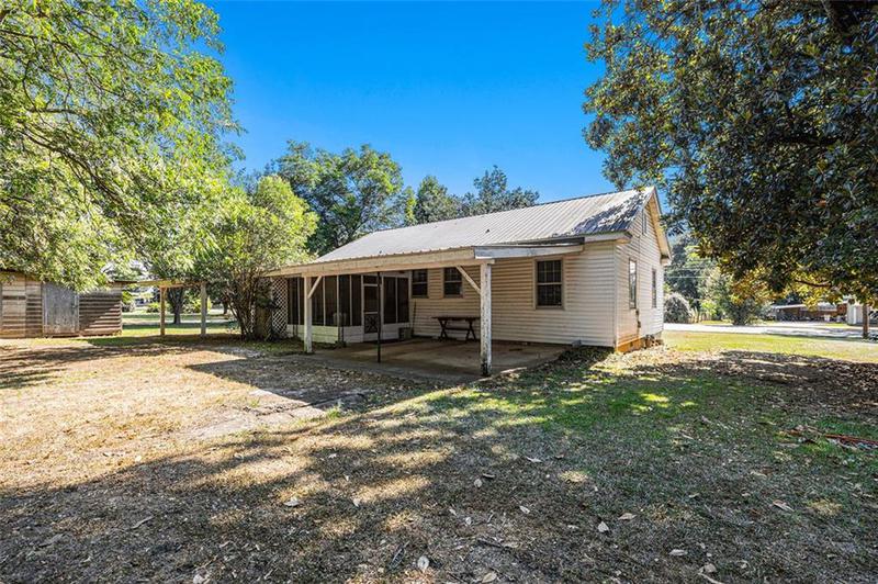 Image for property 8 West Pine Avenue, Comer, GA 30629