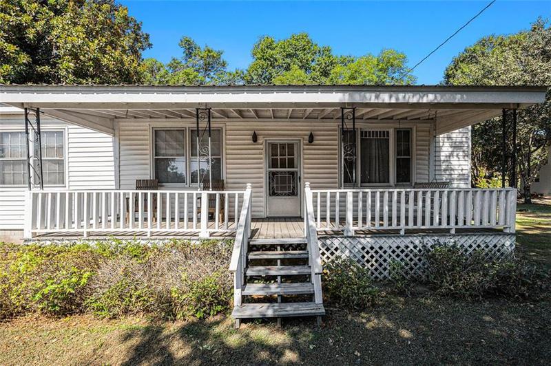 Image for property 8 West Pine Avenue, Comer, GA 30629