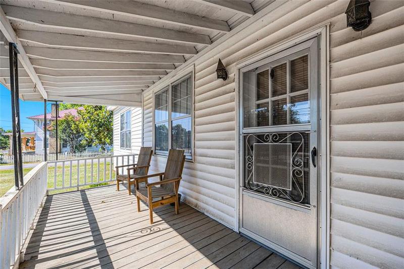 Image for property 8 West Pine Avenue, Comer, GA 30629