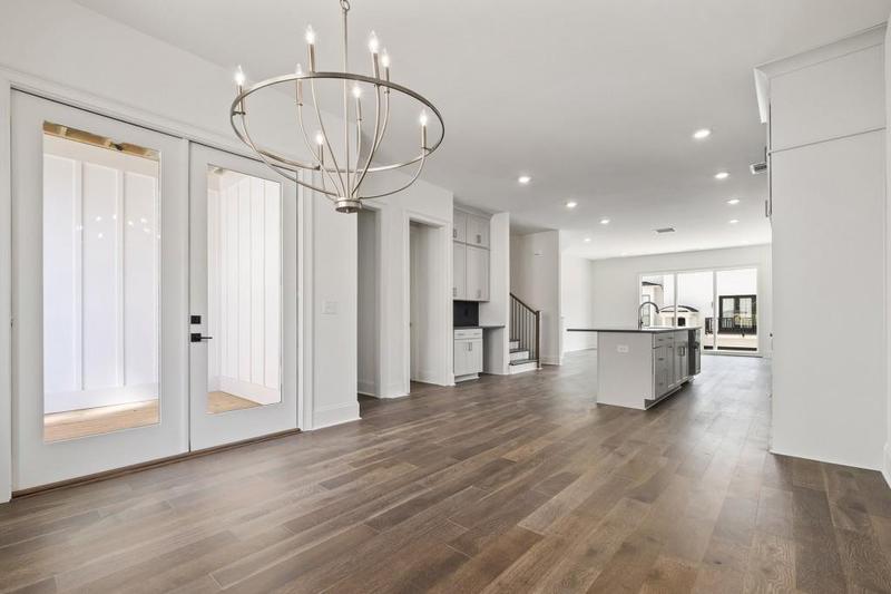 Image for property 3667 Peachtree Road 13, Atlanta, GA 30319