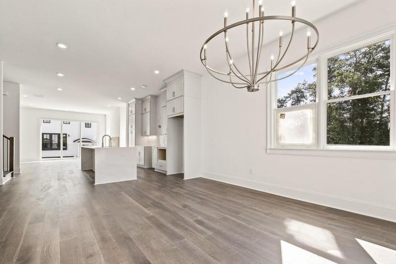 Image for property 3667 Peachtree Road 13, Atlanta, GA 30319