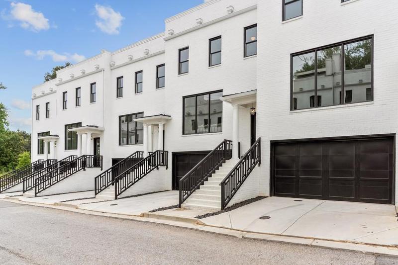 Image for property 3667 Peachtree Road 13, Atlanta, GA 30319