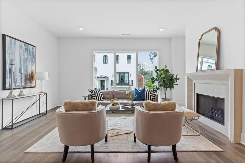 Image for property 3667 Peachtree Road 13, Atlanta, GA 30319