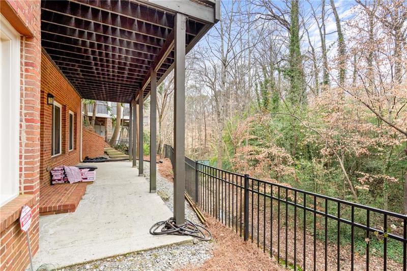 Image for property 2865 Payton Oaks Drive, Atlanta, GA 30345