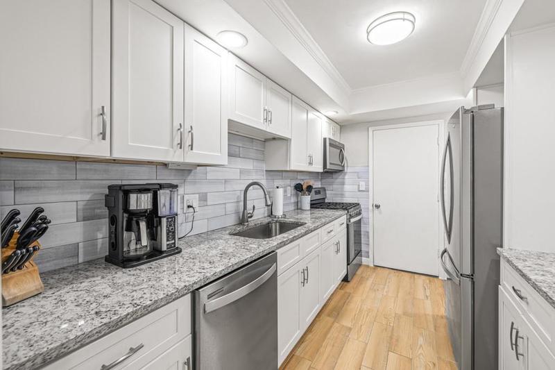 Image for property 6851 Roswell Road I18, Sandy Springs, GA 30328